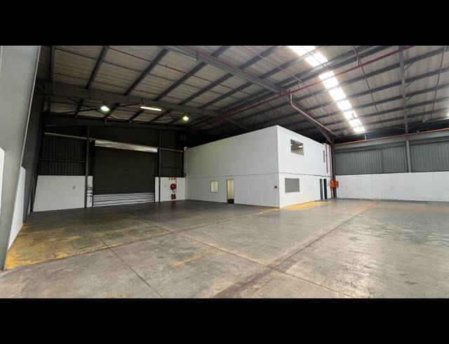 1,584M² WAREHOUSE TO LET IN ISANDO